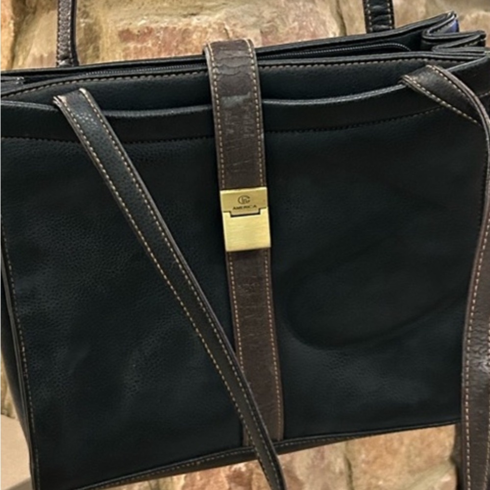 Purse CL America Elegant Black Crossbody BagGold Accent-Preowned some light wear